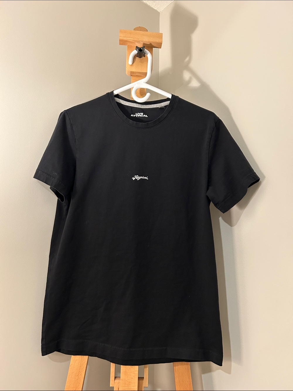 Live Atypical “Constant Evolution” Graphic Crewneck T-Shirt Size M